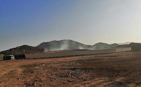 مصانع الخرسانة والبلك على طاولة وكيل محافظة محايل