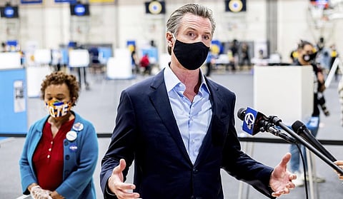 "حاكم كاليفورنيا": نخطط لتطبيق استراتيجية السعودية في حظر التجول ومكافحة كورونا