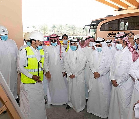 وزير الشؤون البلدية يفتتح مشروعات تنموية وبلدية في الأحساء