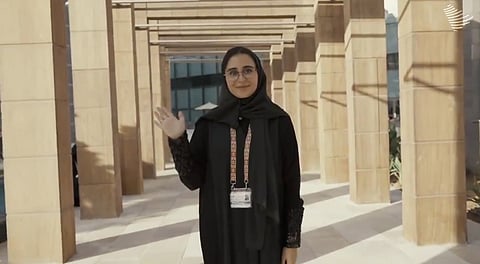 شاهد.. موظفون بأمانة السعودية لـ"العشرين" يلوحون بالوداع في اليوم الختامي لتتويج نجاحهم
