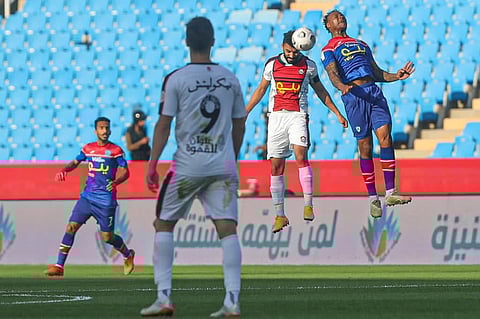 بهدفي الزين وفوزير.. الرائد يسقط أبها بثنائية ويقفز لمربع الكبار