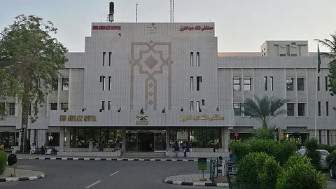 قصور حاد في التروية.. عملية عاجلة تُنقذ أطراف سبعيني من البتر بجدة
