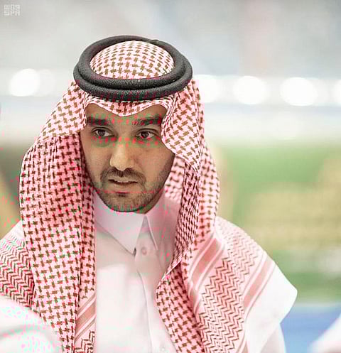 من خلال اتصال هاتفي برئيس ضمك.. وزير الرياضة يطمئن على "ابن زكري"