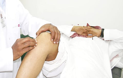 بدون ألم والمشي في نفس اليوم.. سليمان الحبيب تُحقق اختراقًا نوعيًّا في عمليات زراعة مفصل الركبة