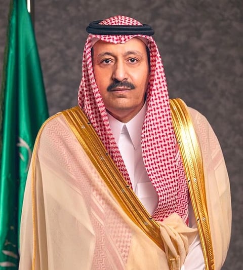 أمير الباحة يوجه باتخاذ إجراءات السلامة.. و"النقل" يستنفر لإزالة مخلفات الأمطار