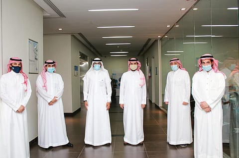 رئيس جامعة جدة يدشن مركز بيانات الجامعة في "موبايلي أعمال"