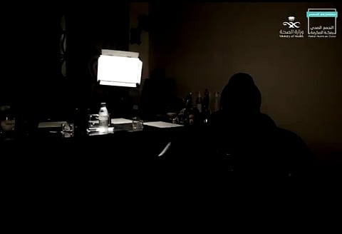 مصابة بـ" الإيدز" تسرد قصة تعايشها مع المرض وكيف تلقت أمها الخبر