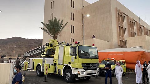 مريض يكسر الزجاج ويقفز من الدور الثالث بمستشفى الملك عبدالعزيز التخصصي بالطائف