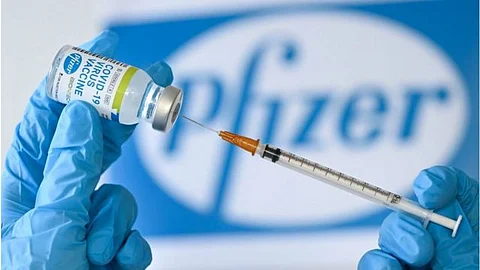 عقبة أخيرة تفصل لقاح "فايزر" عن الضوء الأخضر الأمريكي