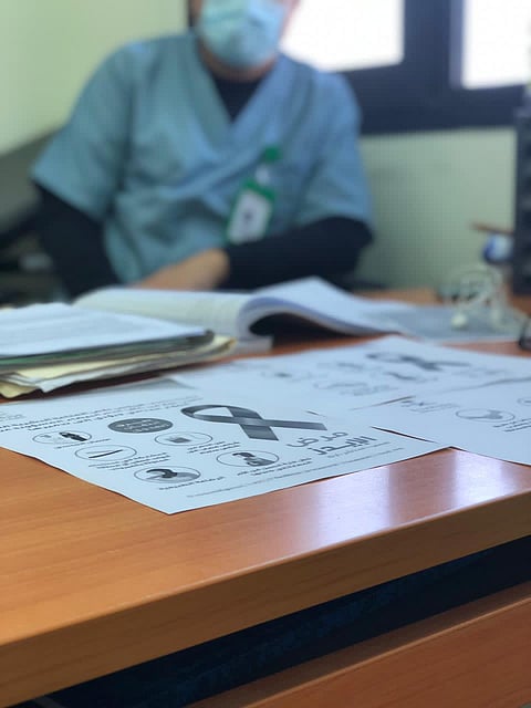 "الإيدز" في رسائل توعوية لـ"مستشفى المويه".. نواقل وأعراض وعلاج