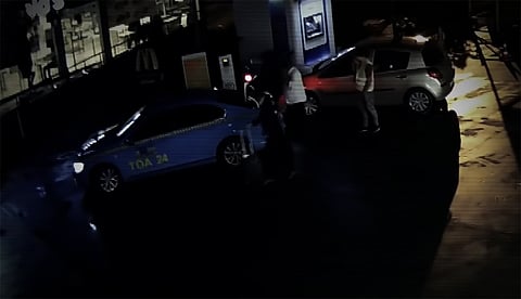 شاهد .. لحظة اختطاف المخابرات الإيرانية معارضاً من إسطنبول بفخ رومانسي