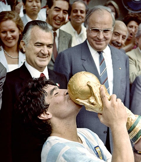 بعد رحيله بأيام.. ملاعب تحمل اسم "مارادونا"