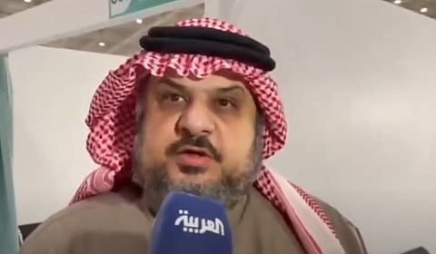 شاهد.. "عبدالرحمن بن مساعد" يتلقى لقاح "كورونا" ويوكد: دولتنا بذلت وضحت ولن تخاطر وتجلب لقاحًا غير آمن