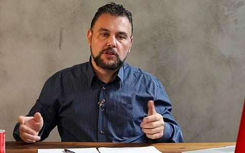 18 عامًا ضائعة.. "صحفي تركي" يتساءل: من السبب في سوء وضعنا؟