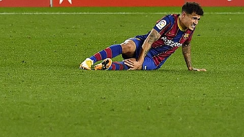 "برشلونة" في مأزق.. الإصابة تغيب "كوتينيو" 4 أشهر