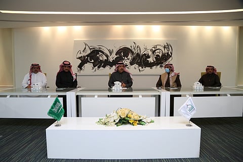 "وارف" يستضيف مسؤولين من وزارة الرياضة