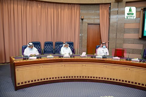 تعاون بين "تطوير المناطق الجبلية" بجازان و"جامعة المؤسس" لزراعة العود والصندل