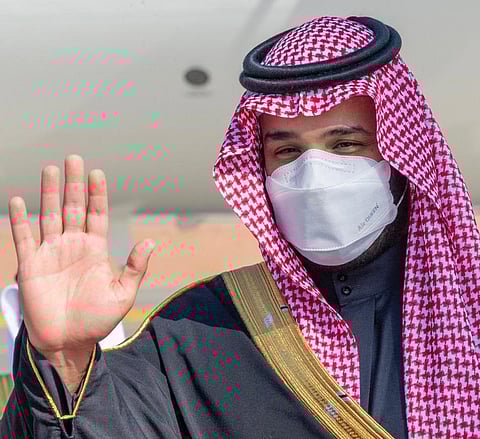 كمامة ولي العهد تثير انتباه متابعي القمة الخليجية.. هذه مميزاتها ومكوناتها