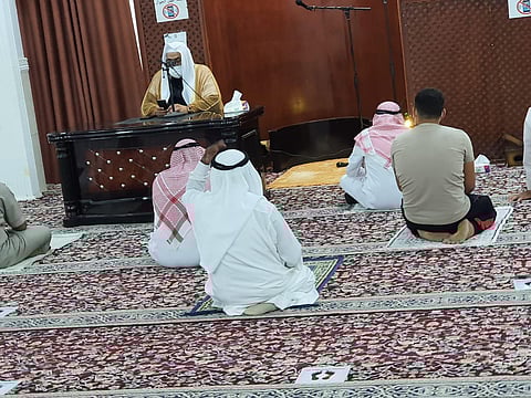 خطورة الانتماء إلى جماعة الإخوان والتبليغ.. محاضرة للقحطاني بـ"كورنيش القنفذة"