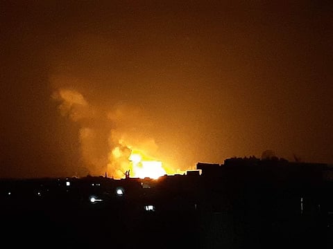 غارات إسرائيلية تستهدف مرتزقة إيران وحزب الله في سوريا توقع 20 قتيلًا