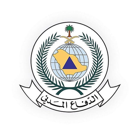 "الدفاع المدني" يتفاعل مع الحالة الماطرة مهيباً بالجميع أخذ الحيطة