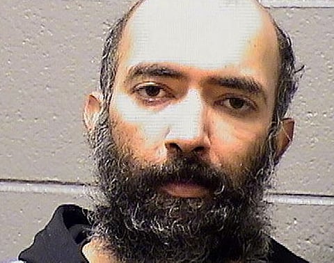 أمريكي يختبئ 3 أشهر "في أغرب مكان" خوفًا من كورونا