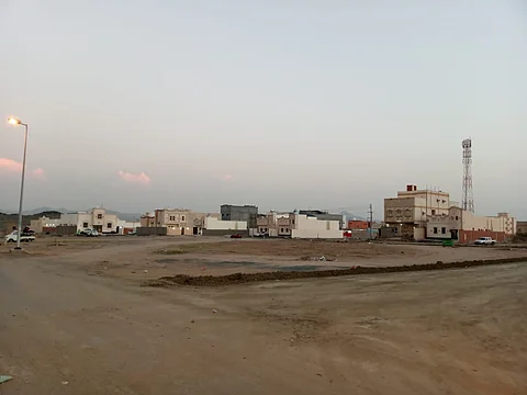 مواطنون يناشدون "العدل" السماح بإفراغ صكوكهم في مخطط "بن لادن" ببحرة