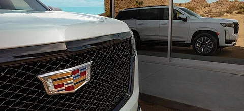 بالصور.. "الجميح للسيارات" تدشِّن سيارة إسكاليد 2021