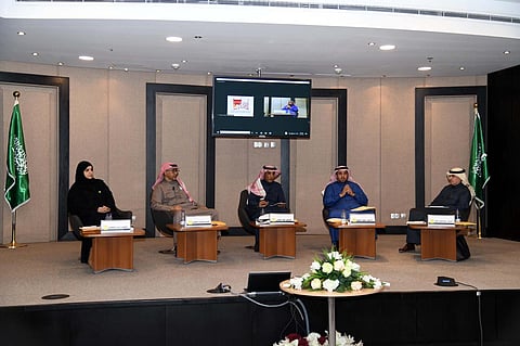 "الفايز" يدعو إلى إنشاء شركة استثمارية تتولى جمع المنتج الثقافي بالمملكة