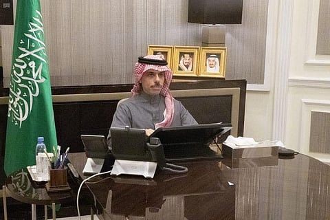 "فيصل بن فرحان" يؤكد أهمية التعاون بين الدول لمواجهة التحديات كافة