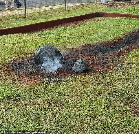 صور "نيزك في فناء مدرسة".. حتى "ناسا" وقعت في الفخ