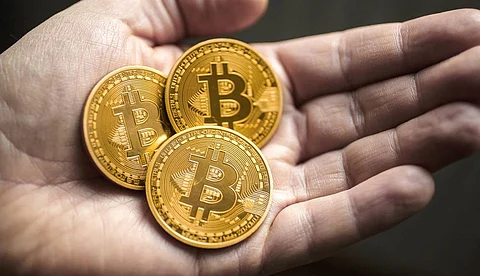قرب الـ 87 ألف دولار.. "البيتكوين" يصعد مع تراجع الدولار