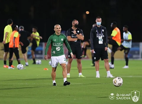 "الأهلي" يعلن حجم إصابة "ميتريتا".. ومدة غيابه