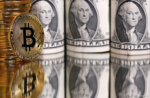 أعلى سعر على الإطلاق.. "بتكوين" تتخطى حاجز 50 ألف دولار