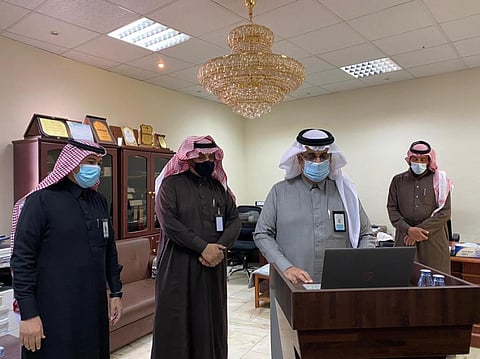 مدير "تعليم سراة عبيدة" يدشن الاستديو التعليمي