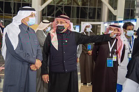 بالصور.. "السديري" يقف على جاهزية مركز لقاحات كورونا بجامعة الملك سعود