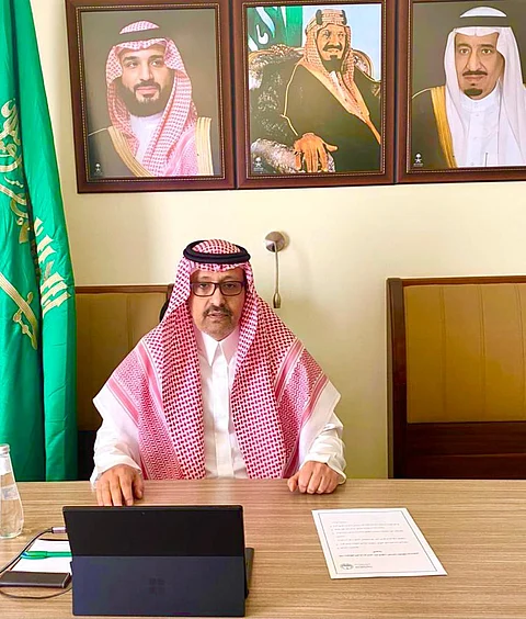 أمير الباحة يعتمد البرج الطبي تخصصيًّا مع اعتماد المبالغ المالية له