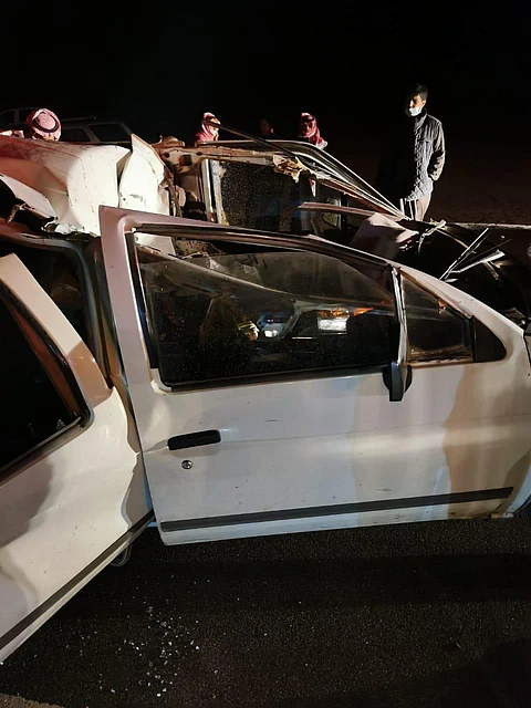 فاجعة لم تدر بخلده.. أحد رجال "المدني" يباشر حادث تُوُفي فيه والده وأصيبت شقيقتاه