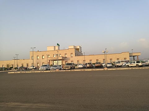 8 سنوات لم تكف والأعمال بـ"القطارة".. مناشدات باستكمال مستشفى العيدابي