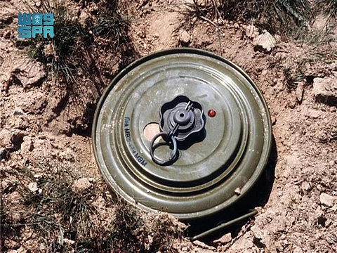 خلال جهوده بتطهير الأراضي اليمنية.. "مسام" ينتزع 732 لغماً باليمن خلال أسبوع