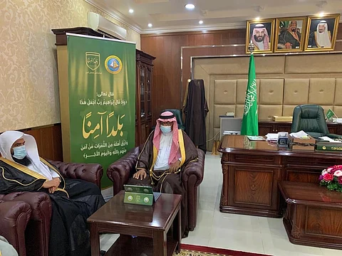 "محافظ ثار" يطلق حملة "رب اجعل هذا البلد آمنًا" لتعزيز الأمن الفكري 