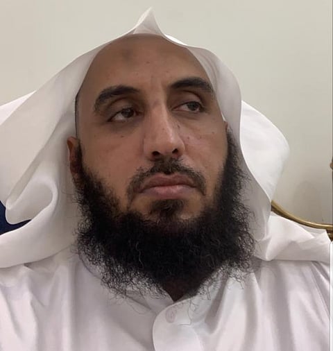 كيف عرقل "خادم سحر" رحلة "راقٍ شرعي" من الكويت للسعودية؟