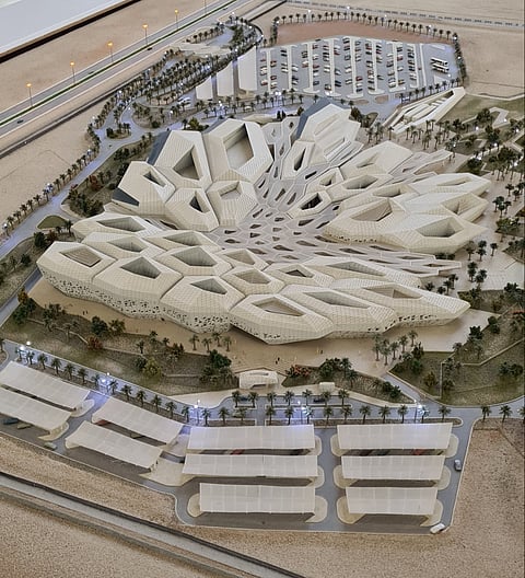 السفير الفرنسي يزور "كابسارك": بناء عظيم سابق لعصره في قلب الرياض