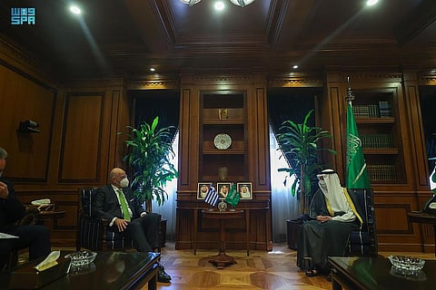 "الجبير" يستعرض مع وزير خارجية اليونان العلاقات الثنائية