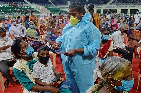 لليوم السادس.. الهند تحطم الأرقام القياسية العالمية لإصابات كورونا