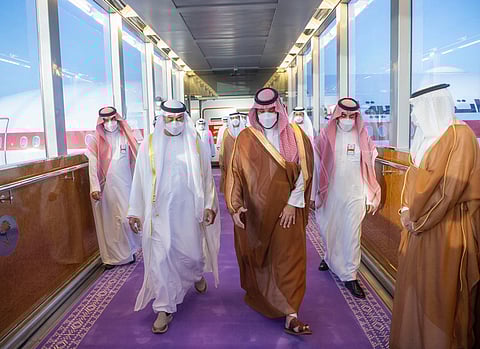 المملكة تختار اللون البنفسجي لونًا لسجاد مراسم استقبال ضيوفها وزائريها