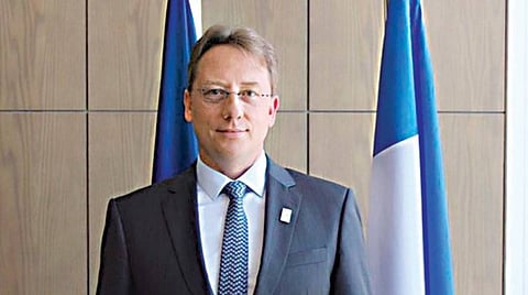 سفير فرنسا عن اختيار اللون البنفسجي لمراسم الاستقبال بالسعودية: برافو