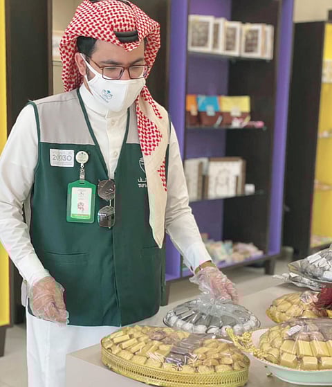 "أمانة الطائف" تنفذ ١٢ ألف جولة رقابية وتغلق ١٣ مرفقًا مخالفًا للاحترازات