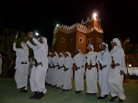 "الزامل- الرزفة- الطبول".. لوحات فنية تجسد الموروث الشعبي لأهالي نجران أيام العيد