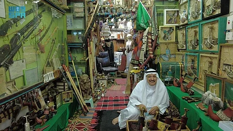 الجنابي والخناجر النجرانية موروثٌ أصيلٌ حاضرٌ في المناسبات والأعياد